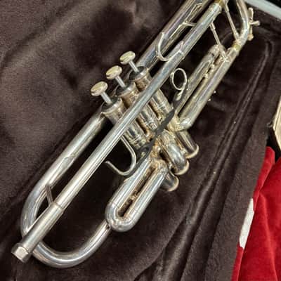 Bach Stradivarius Trumpet Model 37, Silver Finish image 2