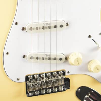 Fender Yngwie Malmsteen Stratocaster Vintage White Scalloped Rosewood Fingerboard image 3