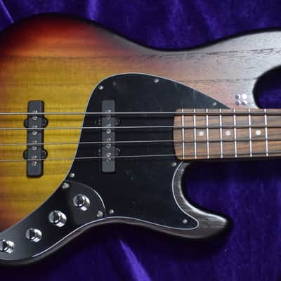 Immagine Sandberg TT-4 SuperLight, 3-Tone Sunburst / Pau Ferro *On Order, ETA Sept. 2024 - 1