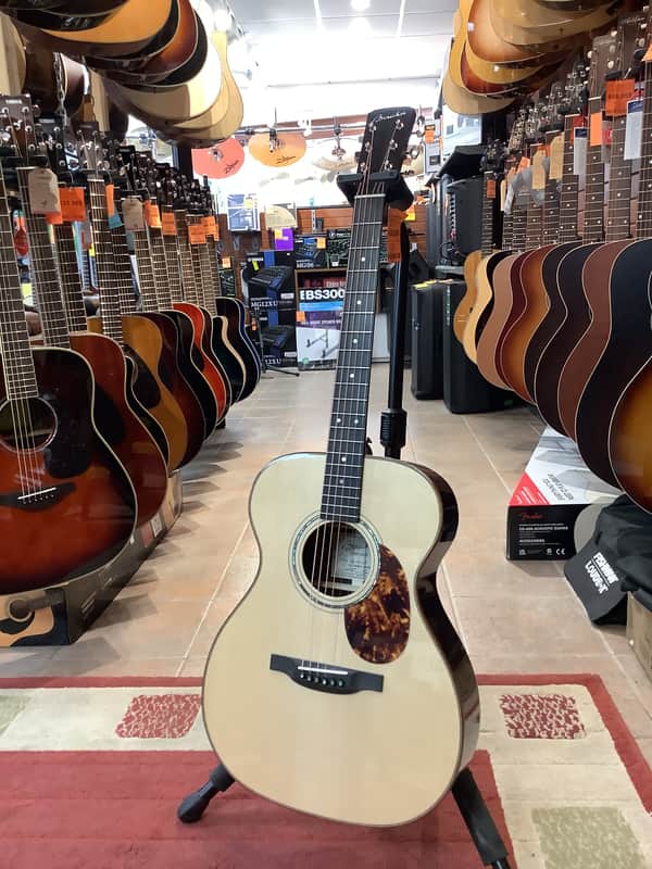 Boucher SG-51-M Studio Goose OM Hybrid "Master Grade" Pack - Natural / Gloss
