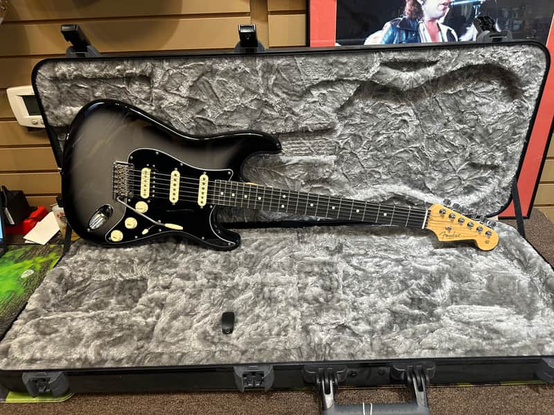 Fender LE American Professional Stratocaster HSS Shawbucker 2017 - Silver burst image 1