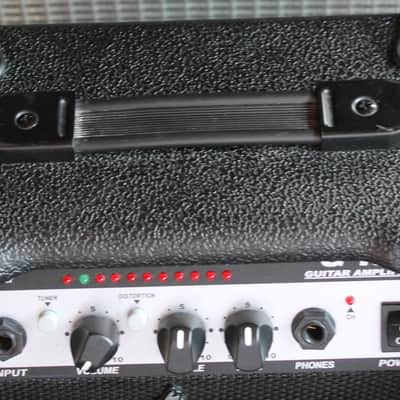 Belcat G10T 10W Combo with chromatic tuner image 3