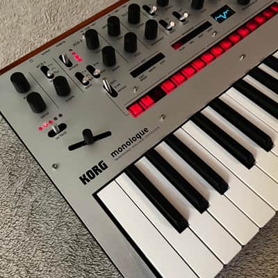 Korg Monologue Monophonic Analog Synthesizer (Silver) image 3