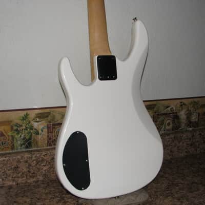 Peavey Foundation Bass Guitar 1994 Antique White image 2