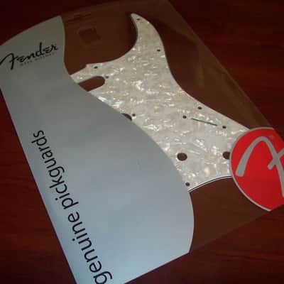 Genuine Fender Pickguard For Strat - WHITE PEARL, 099-2140-000