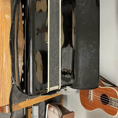 USED Vintage Valanti Professional Piano Accordion, 41/120 comes with case! image 8