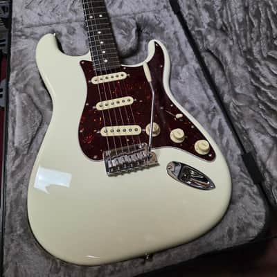 2025 Fender American Professional II Stratocaster® (Pre-Owned) - Olympic White w/ Hard Case image 22