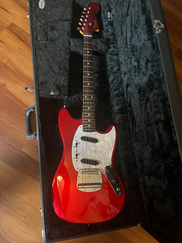 Fender Mustang MIJ 1969 2010-2011 - Candy Apple Red image 1