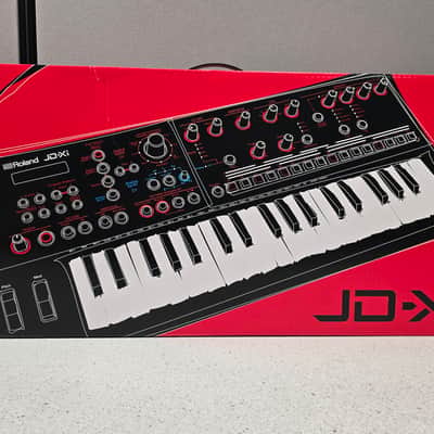 Roland JD-Xi 37-Key Analog/Digital Crossover Synthesizer 2015 - Present - Black image 2