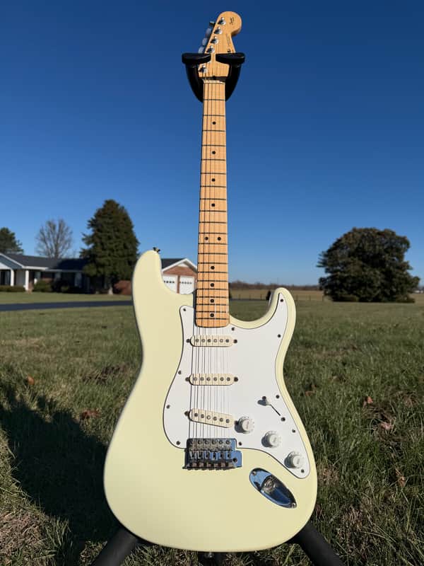 Squier　Stratocaster Fender 