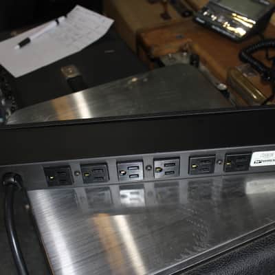 Wiremold J06BOB/6 Gang Power Distribution (Rack Mount) image 4
