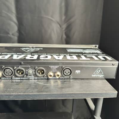 Behringer Ultragraph Pro FBQ1502HD 15-Band Stereo Graphic EQ image 5