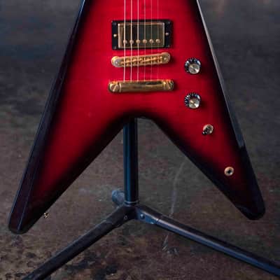 GIBSON GUITAR OF THE MONTH  50TH ANNIVERSARY FLYING V 2008 - BRIMSTONE BURST WITH CASE image 2