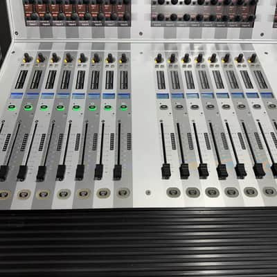 Soundcraft Vi6 Digital Console W/Stagebox and Case #7221 (One)THS image 7