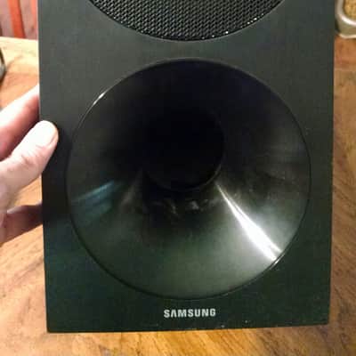 Samsung PS-WM30 Wireless Powered Subwoofer image 1