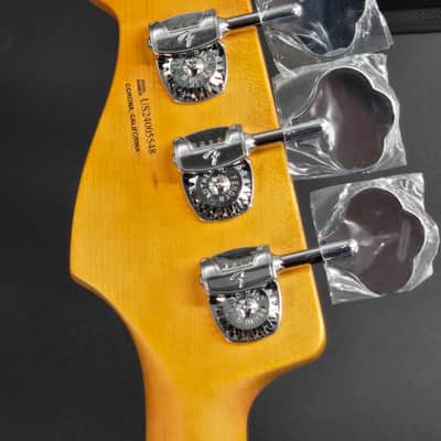 Fender American Ultra II Jazz Bass®, Ebony Fingerboard, Ultraburst image 6