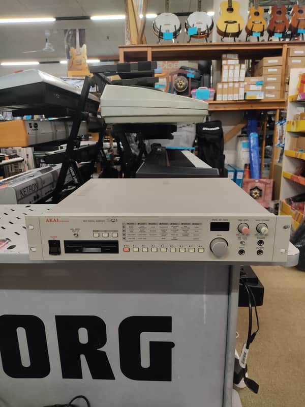 Akai S01 image 1