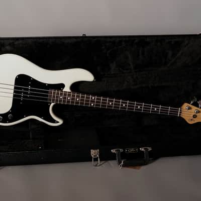 G&L USA LB-100 2022 - Olympic White image 11