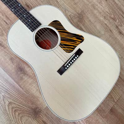 Gibson J-35 '30s Faded Natural image 6