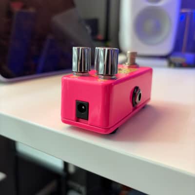 Limited Edition Steel Panther Platinum Pocket Pu$$y Melter Distortion Pedal image 7