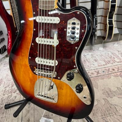 Squier Classic Vibe Bass VI - 3-Color Sunburst image 9