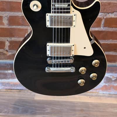 Gibson 2005 Les Paul Standard Ebony with hard case image 1