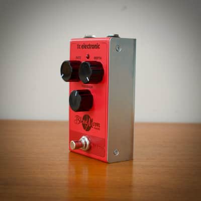 TC Electronic Blood Moon Phaser 2020 - Present - Red image 3