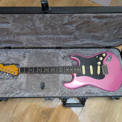 Fender American Ultra Stratocaster Limited Edition with Ebony Fretboard 2023 - Bubble Gum Metallic image 14
