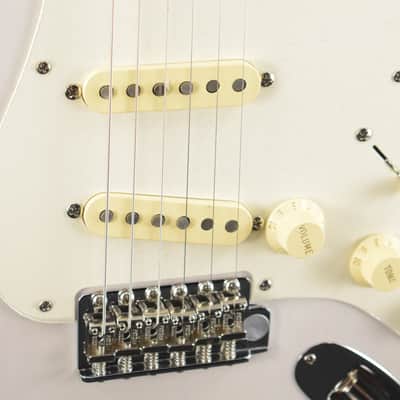 Mint Fender Eric Johnson Stratocaster White Blonde Maple Fingerboard image 3
