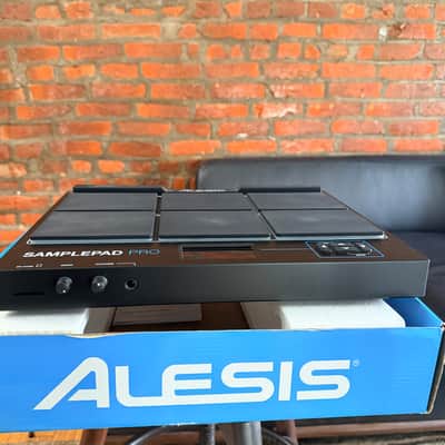 Alesis SamplePad Pro 8-Pad Percussion and Sample-Triggering Instrument 2010s Black image 2