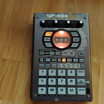 Roland SP-404SX Linear Wave Sampler | Reverb Canada
