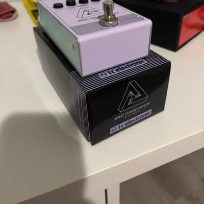 TC Electronic 3rd Dimension Chorus 2019 - Present - Purple image 3