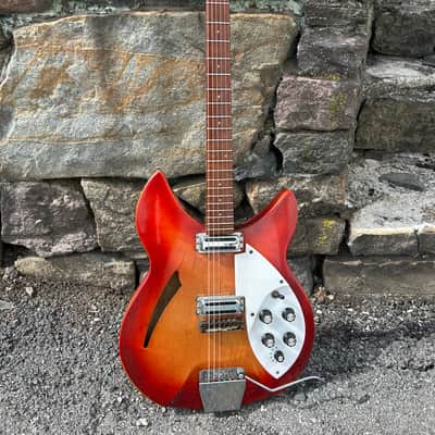 Rickenbacker 335 1967 - Fireglo Varitone image 3