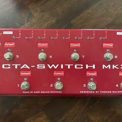 Carl Martin Octa-Switch III 2010s - Red image 1