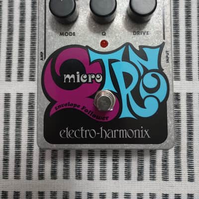 Electro-Harmonix Micro Q-Tron Envelope Filter 2006 - Present - Silver / Black / Blue image 2