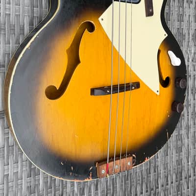 Vintage Harmony H-22 Bass Guitar 1963 - Sunburst image 3