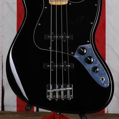 Fender Standard Jazz Bass - Black image 2