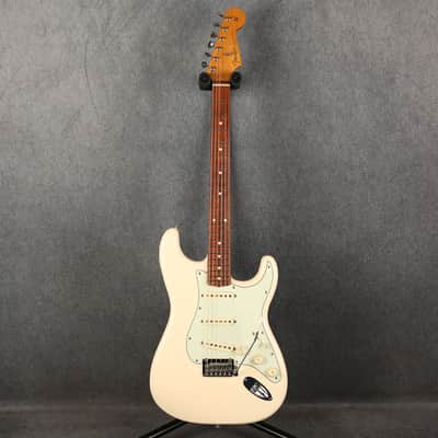Fender Vintera 60s Stratocaster Modified - Olympic White - 2nd Hand (169820) image 2