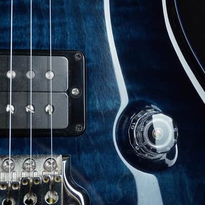 Preowned 2017 PRS Custom 24 - Dark Blue Smokeburst w/ Stained Binding image 3