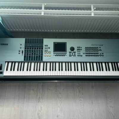 Yamaha Motif XS 8 Production Synthesizer 2000s - Gray image 2