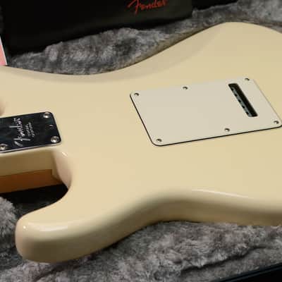 Fender American Professional Stratocaster with Maple Fretboard 2017 - 2019 - Olympic White image 11