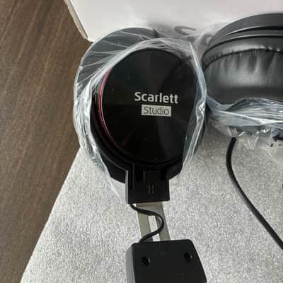 Scarlett Solo Studio 3rd Gen USB Recording Bundle image 13