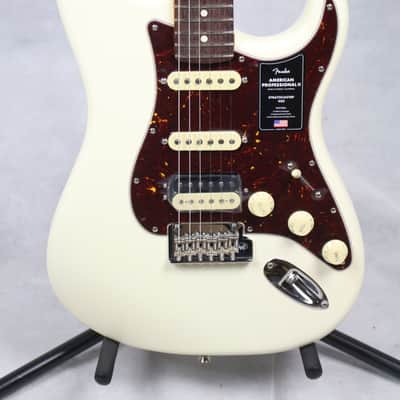 Fender American Professional II Stratocaster HSS Rosewood Fingerboard Olympic White w/ Case image 2