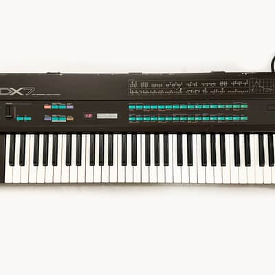 YAMAHA DX-7 Vintage FM Synthesizer Made in JAPAN - 1983. Works and Sounds Great !...