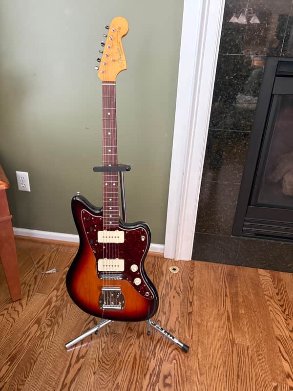 Fender 1962 American Vintage Reissue Jazzmaster 2010 - 3 Color Sunburst (Nitrocellulose Lacquer) image 1
