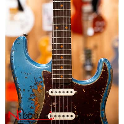 Fender Custom Limited Edition Roasted '60s Stratocaster Super Heavy Relic Aged Lake Placid Blue 3 Color Sunburst image 10