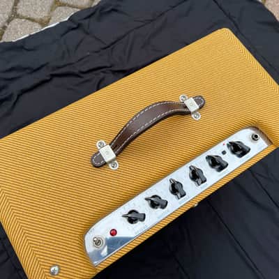 Fender Blues Junior IV FSR Limited Edition Lacquered Tweed 15-Watt 1x12" Guitar Combo 2019 - 2021 Lacquered Tweed image 4