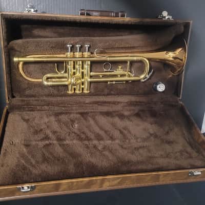 Conn 1050B Trumpet ,Hard case& mouthpiece Clear Lacquer image 17