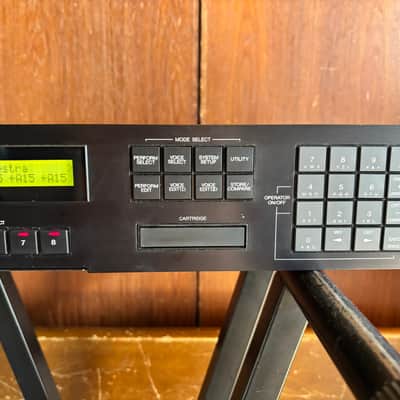 YAMAHA TX802 FM TONE GENERATOR SYNTHESIZER 2U RACK New internal battery image 4