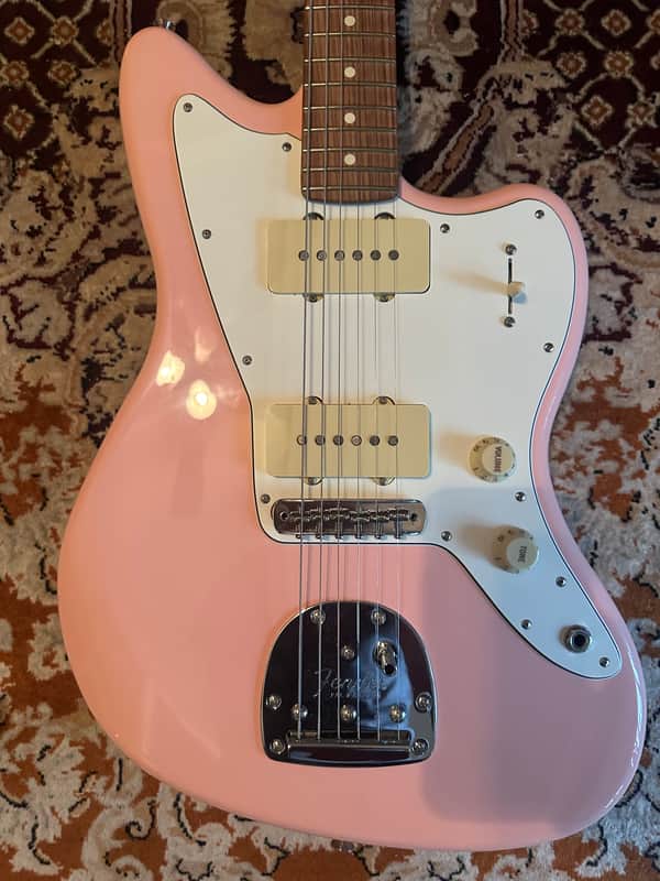 Fender Player Jazzmaster with Pure Vintage ‘65 JM pickups in shell pink